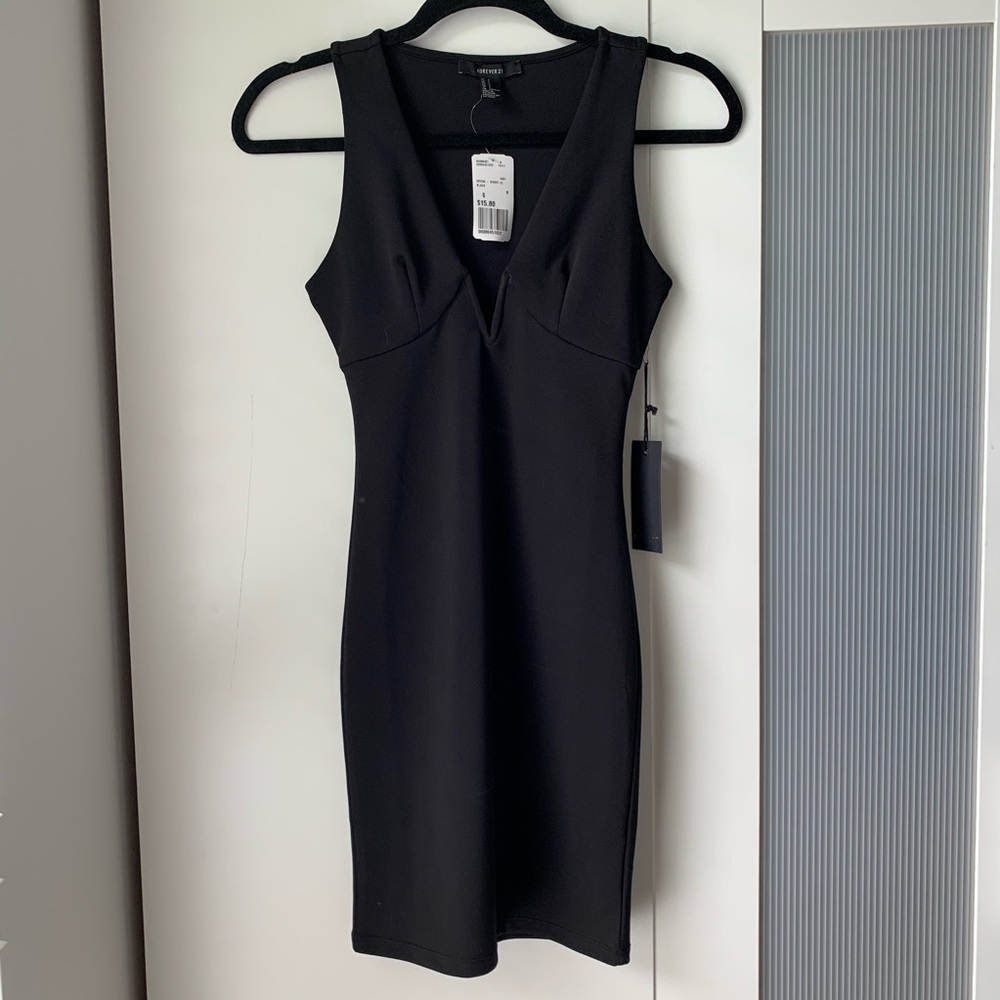 NWT stretchy black vneck cocktail dress